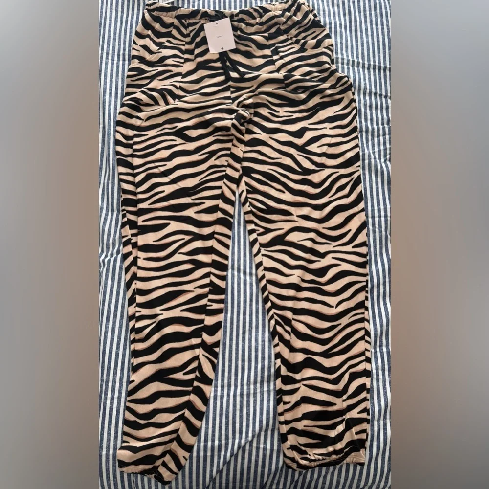 kate spade Black and Tan Zebra Print Long-Sleeve Pajama Set